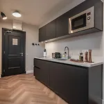 Limehome Keizerstraat Aparthotel 3*
