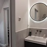 Limehome Keizerstraat Den Haag