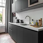 Limehome Keizerstraat Aparthotel 3*