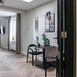 Limehome Keizerstraat Den Haag