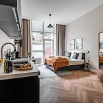 Limehome Keizerstraat Aparthotel 3*