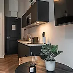 Limehome Keizerstraat Aparthotel 3*