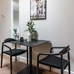 Limehome Keizerstraat Aparthotel 3*